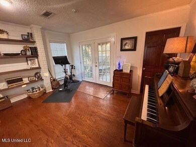 1309 Pascagoula St, Pascagoula, MS 39567 - photo 5