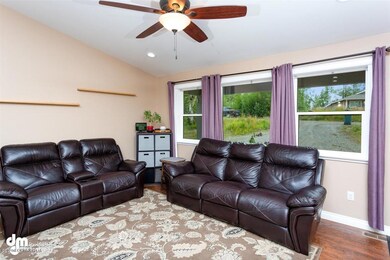 27-Living KJC_0042