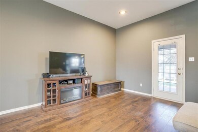 1540 Oak Tree Cir, Weatherford, TX 76086 - photo 6