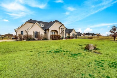 208 Columbia Ct, Springtown, TX 76082 - photo 2