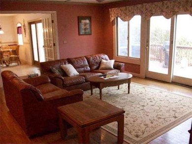 110 East St, South Hadley, MA 01075 - photo 6