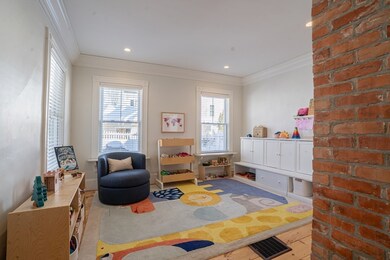 29 Collins St, Newburyport, MA 01950 - photo 4