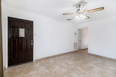 17010 David Glen Dr, Friendswood, TX 77546 - photo 5