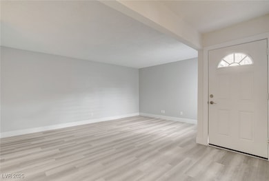 579 Roxella Ln unit B, Las Vegas, NV 89110 - photo 6