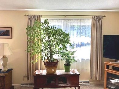 71 Yorktown Ct unit 71, Chicopee, MA 01020 - photo 6