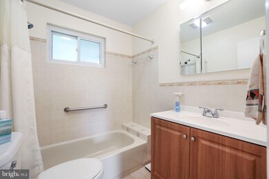 2620 Hughes Rd, Adelphi, MD 20783 - photo 7