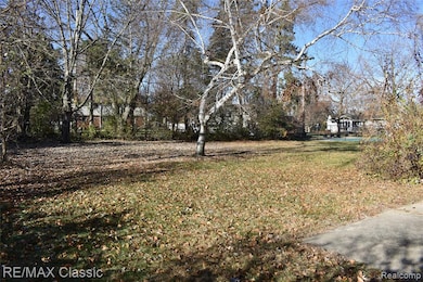 1977 Meadow Ridge Dr, Commerce Township, MI 48390 - photo 3