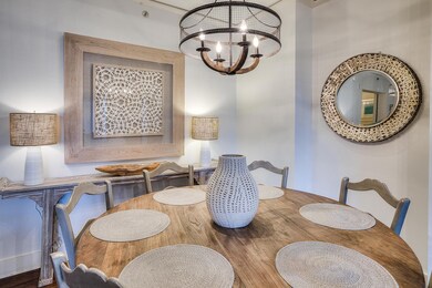 Dining for 6 Rosemary Beach