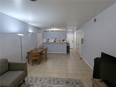 521 Southwest Pkwy unit 102, College Station, TX 77840 - photo 3
