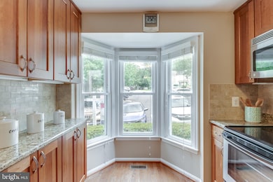 1739 Quietree Dr, Reston, VA 20194 - photo 5