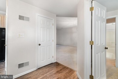 192 Crescent Dr, Hershey, PA 17033 - photo 4