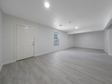 5327 Kingsbury St, Houston, TX 77021 - photo 4