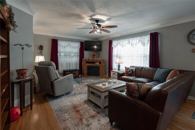 2622 E 29th St, Des Moines, IA 50317 - photo 2