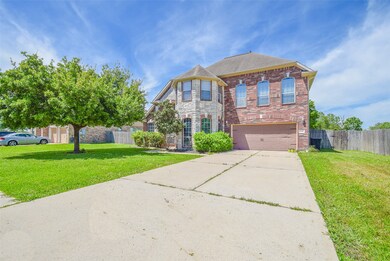 2151 Colonial St, Alvin, TX 77511 - photo 2