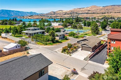 105 E Raymond Ave, Chelan, WA 98816 - photo 3