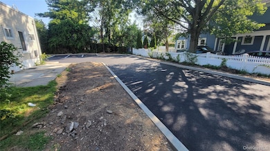 83 Kraemer St, Hicksville, NY 11801 - photo 5