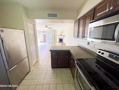 2870 N Beverly Ave, Tucson, AZ 85712 - photo 3