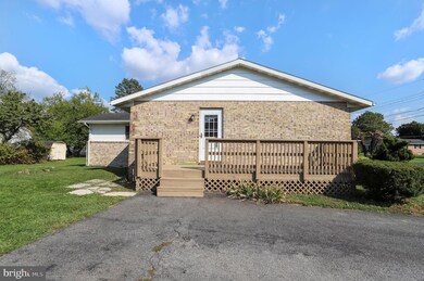 413 Catherine St, Greencastle, PA 17225 - photo 4