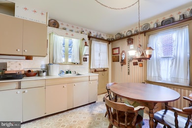 243 Locust St, New Holland, PA 17557 - photo 6