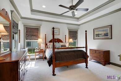 Character in the ceiling features, en-suite bathro