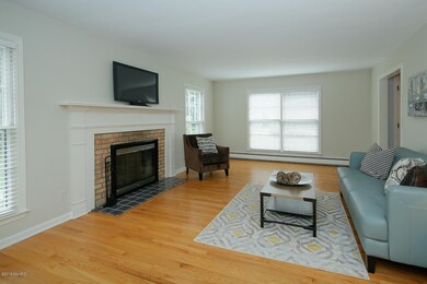 2626 Broadway Ave-303