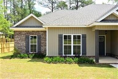 Beautiful landscaping - Love the Covered Front Por