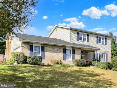 3526 Beech Run Ln, Mechanicsburg, PA 17050 - photo 2