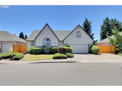 1242 Frogs Leap Ln, Eugene, OR 97404 - photo 2
