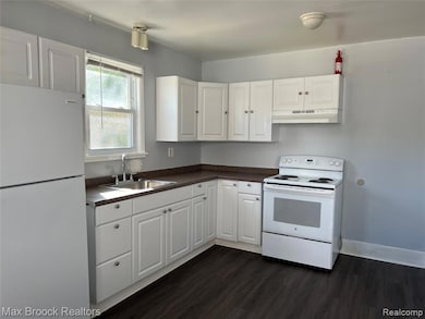 1265 Franklin Rd, Berkley, MI 48072 - photo 2