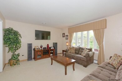 20 Donnelly Dr, Rensselaer, NY 12144 - photo 4