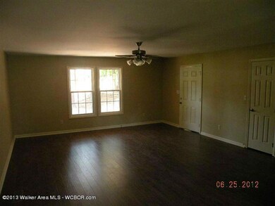1603 NE 4th living