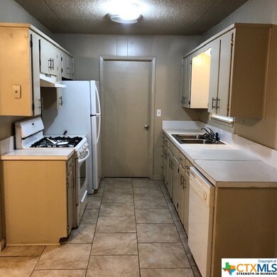 111 Carothers St, Copperas Cove, TX 76522 - photo 4