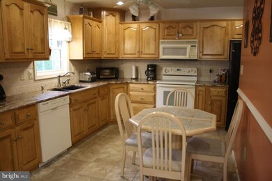 1 Rosemont Dr, Myerstown, PA 17067 - photo 2