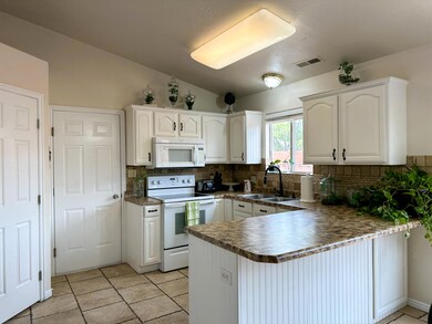 06 Kitchen