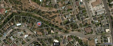 2002 Skyline Dr, Redding, CA 96001 - photo 2