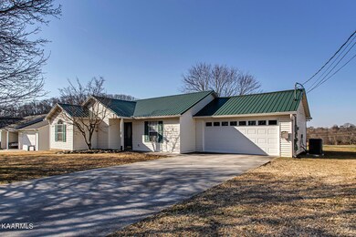 02_EmeraldFarmWay_7319_FrontRight