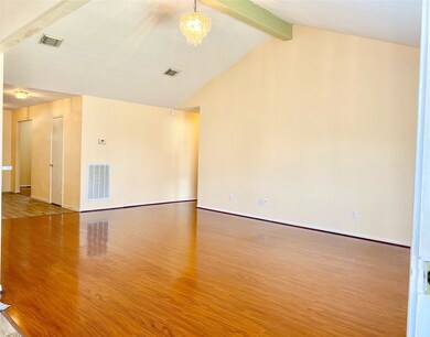 7814 Brook Trail Cir, Houston, TX 77040 - photo 3