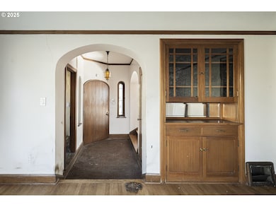 3880 NE Wistaria Dr, Portland, OR 97212 - photo 7