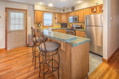 8 Maplewood Ave, Rochester, NH 03867 - photo 5