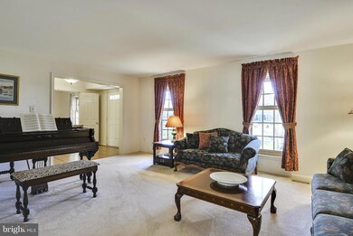 20328 Pleasant Ridge Dr, Montgomery Village, MD 20886 - photo 5