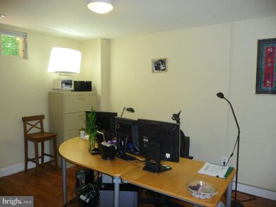 9531 Poplar Leaf Ct, Fairfax, VA 22031 - photo 5