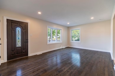 430 N Rensselaer Ave, Griffith, IN 46319 - photo 5