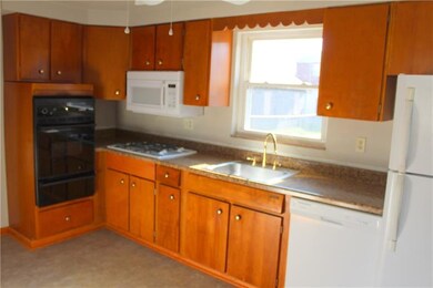 EFFICIENT KITCHEN AND ALL APPLIANCES WILL STAY. NO