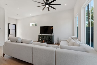 4514 Old Yale St unit E, Houston, TX 77018 - photo 6