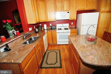 9124 Aventon Ct, Lorton, VA 22079 - photo 2