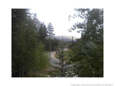 View. Beautiful mountain range views in most direc