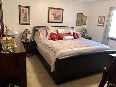 916 Palm Dr, Alamo, TX 78516 - photo 7