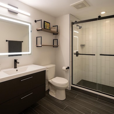 300 S Duval Unit 510 St unit 510, Tallahassee, FL 32301 - photo 2