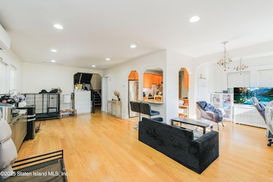 56 Park Ln, Staten Island, NY 10301 - photo 4