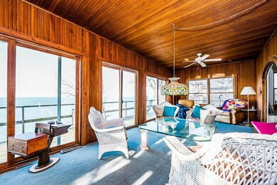 09_47025LakeViewAve_97_SunRoom_HiRes